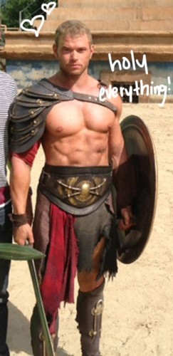 kellan-lutz-hercules-3d-muscle-photo__oPt