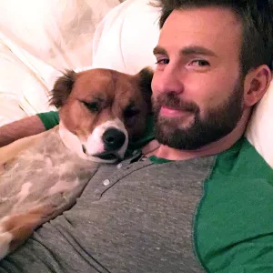 Chris Evans și câinele său, Dodger; Sursa foto: E! Online